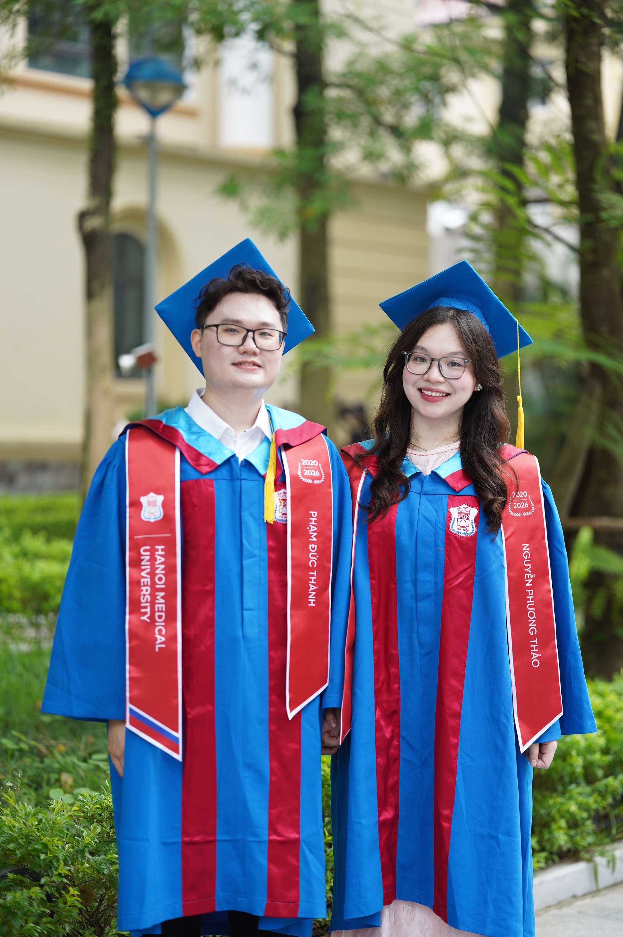 Thành và Thảo ở lễ tốt nghiệp. Ảnh: NVCC