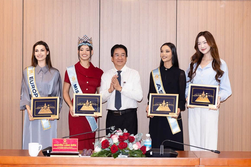 Vì sao hoa hậu Bảo Ngọc liên tục xuất hiện cùng top 3 Miss World sau chung kết? - 1