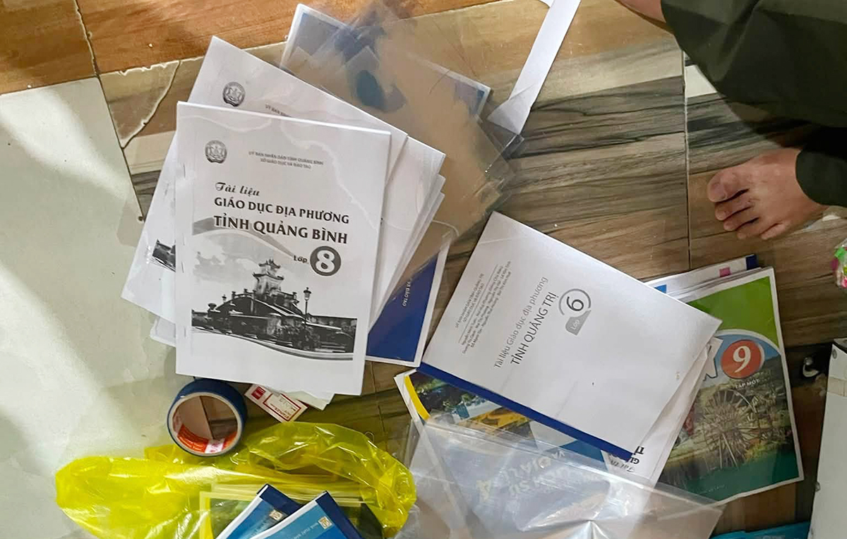 Mộ số sách được photocopy. Ảnh: Công an xã Trường Phú