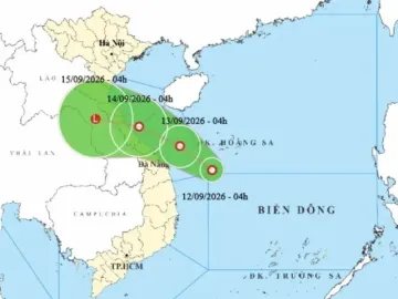 Áp thấp nhiệt đới hình thành, hướng về miền Trung