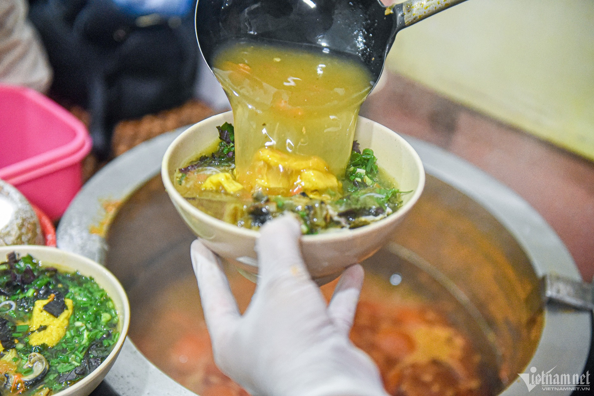 7 quán bún ốc, bún riêu ngon, nổi tiếng đông khách ở phường Hoàn Kiếm - 4