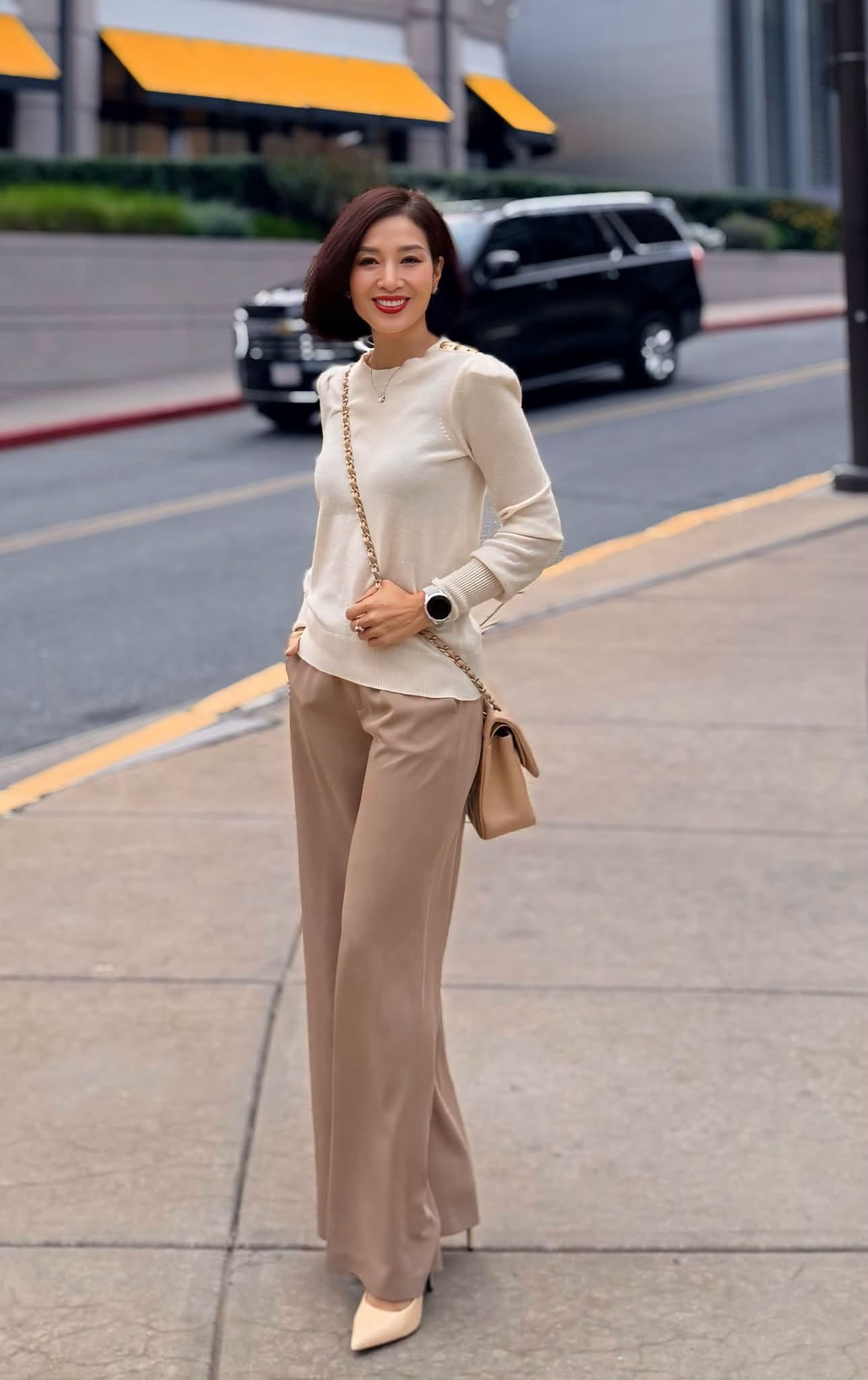 Tôi nghĩ khi gia đình đã viên mãn, giờ là lúc tôi có thể tiếp tục niềm đam mê học thuật và đóng góp cho xã hội bằng kiến thức về lối sống để có một cộng đồng khoẻ đẹp từ gốc, cô nói.