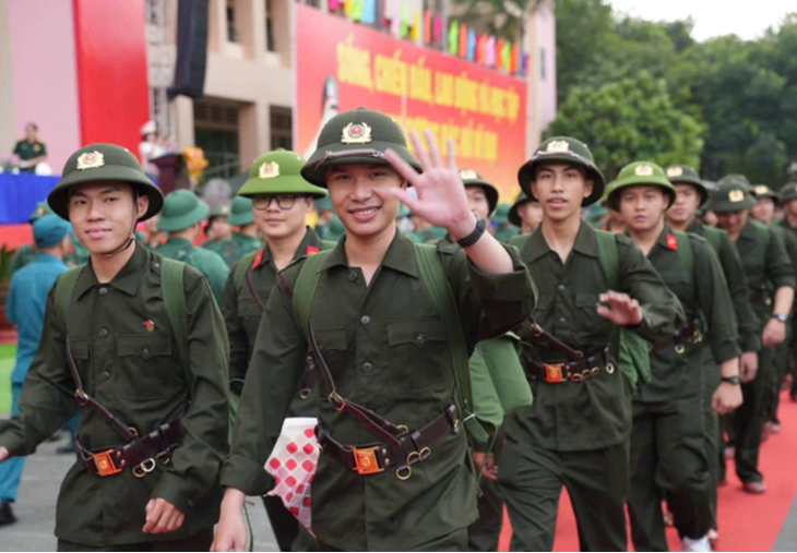 Công dân trẻ TPHCM lên đường nhập ngũ. Ảnh: Lan Phương.