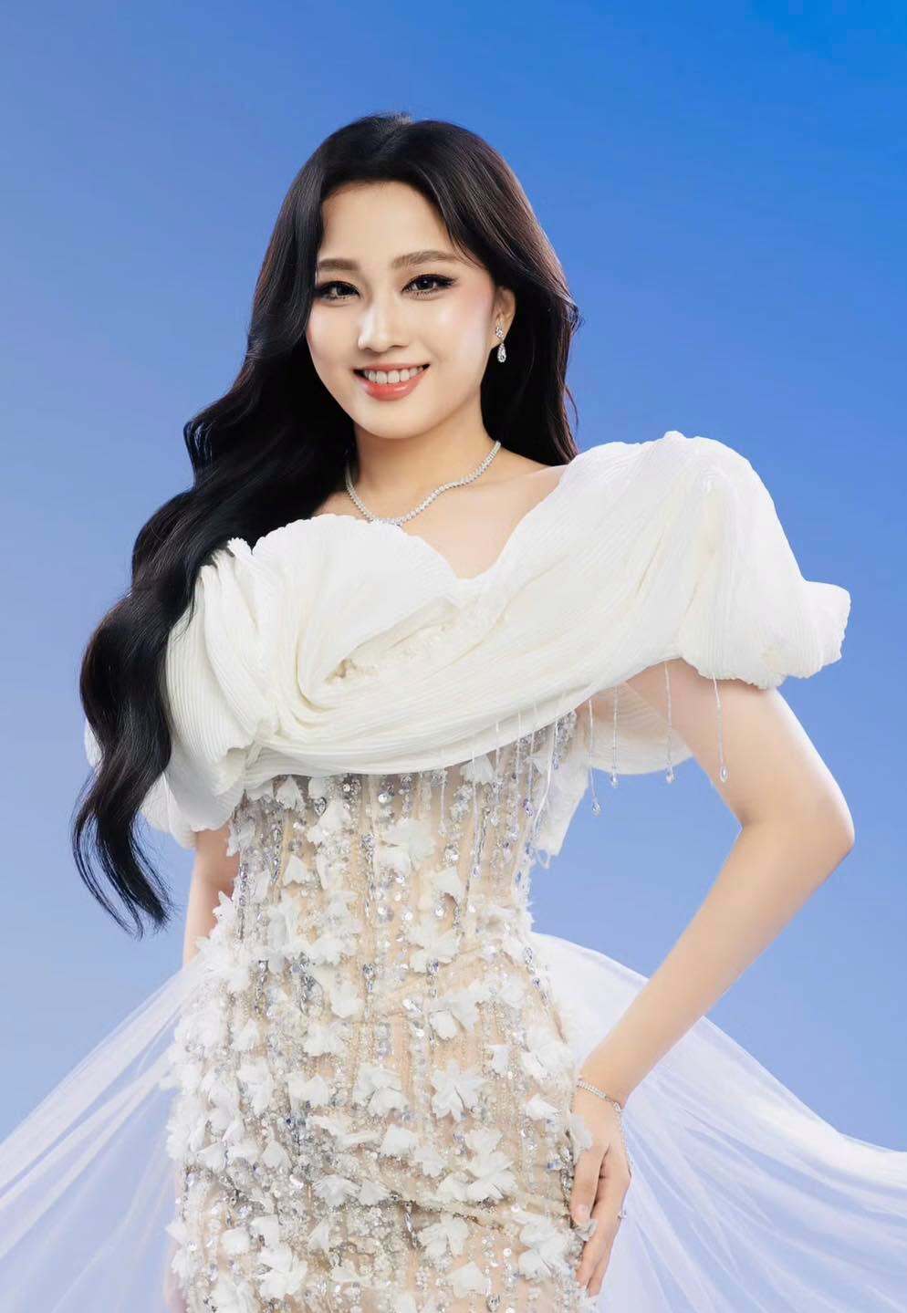 Trịnh Ngọc Huyền là một trong 53 thí sinh vượt qua vòng sơ khảo, hiện tham gia các hoạt động của vòng chung khảo tại Hải Phòng.