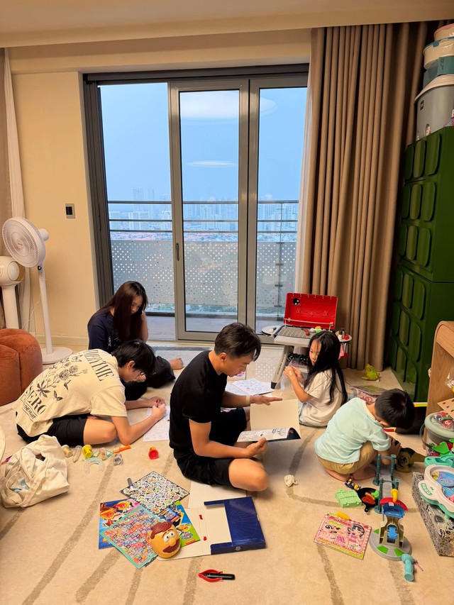 Cường Đô la hạnh phúc khoe ngày cuối tuần bình yên bên các con. Gây chú ý là hình ảnh Subeo và bạn gái. 