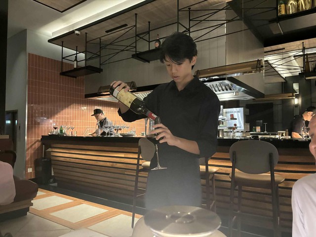 16 tuổi, Subeo được bố mẹ định hướng theo con đường kinh doanh và tiếp nối sự nghiệp của gia đình. Chính vì vậy, Cường Đô la đã cho con đến công ty gia đình làm thực tập sinh.