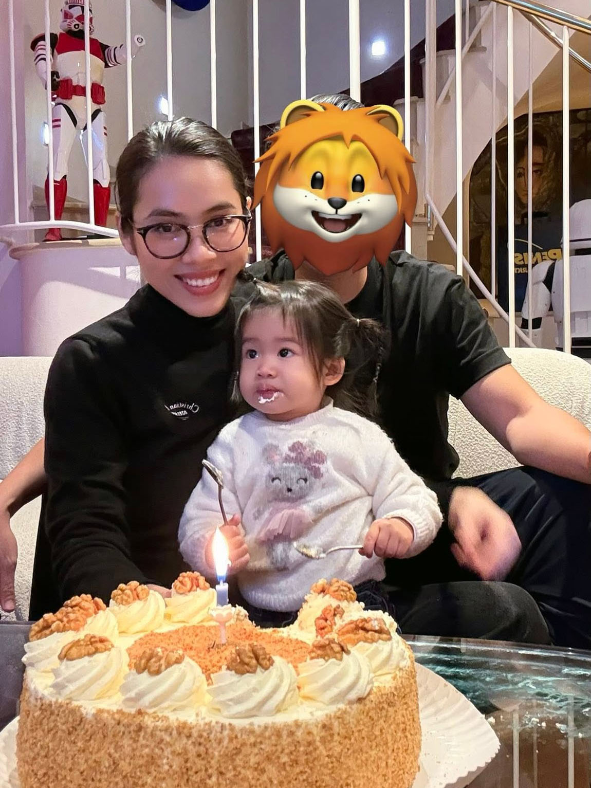 Vũ Hoàng My đón sinh nhật bên con gái và bạn trai cũ khi còn mặn nồng. Ảnh: NVCC