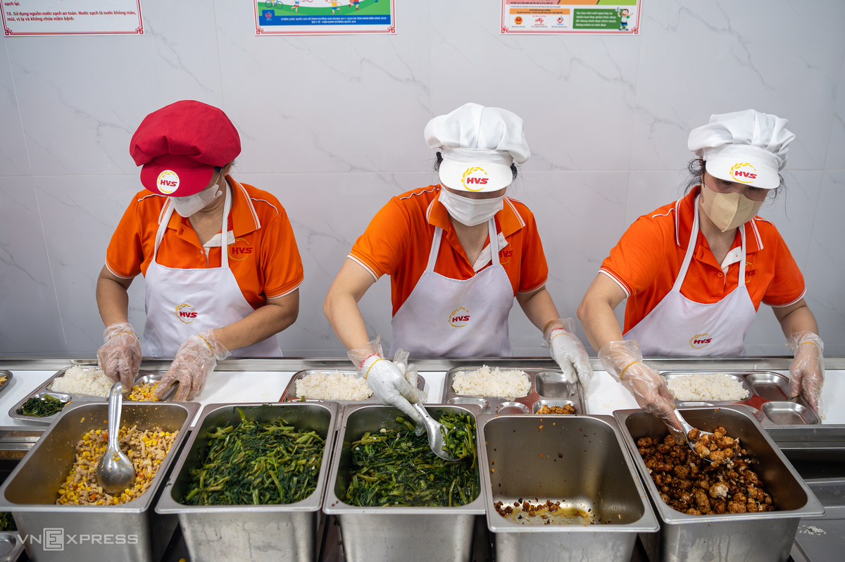 Trường công ở Hà Nội có giường tầng, phòng ngủ trưa cho học sinh - 14