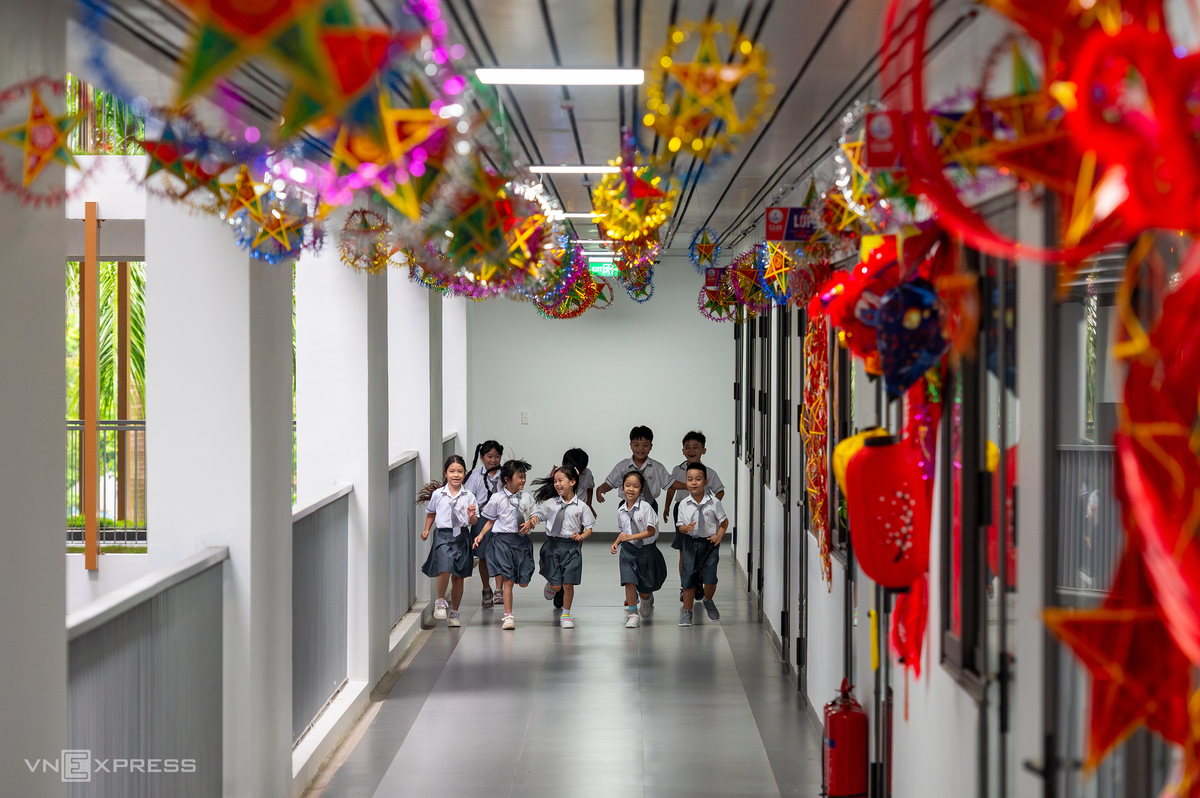 Trường công ở Hà Nội có giường tầng, phòng ngủ trưa cho học sinh - 18