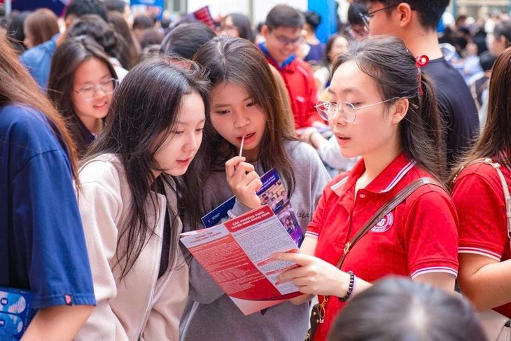 Bộ GDamp;ĐT đề xuất không áp dụng điểm cộng do các cơ sở đào tạo tự quy định đối với thành tích, chứng chỉ hoặc tiêu chí bổ sung. Ảnh: HB