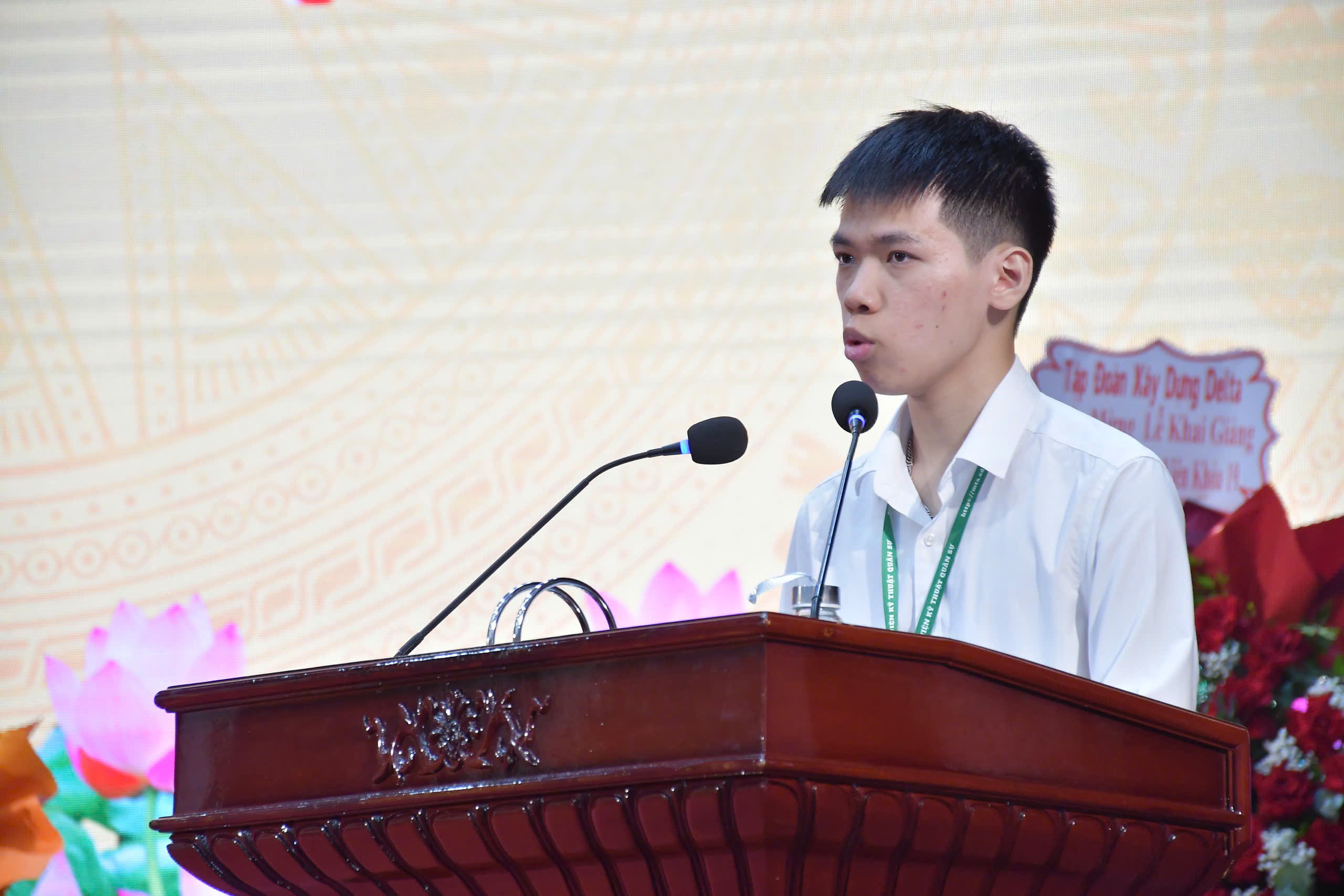 Triết phát biểu trong lễ khai giảng ngày 18/9. Ảnh: MTA