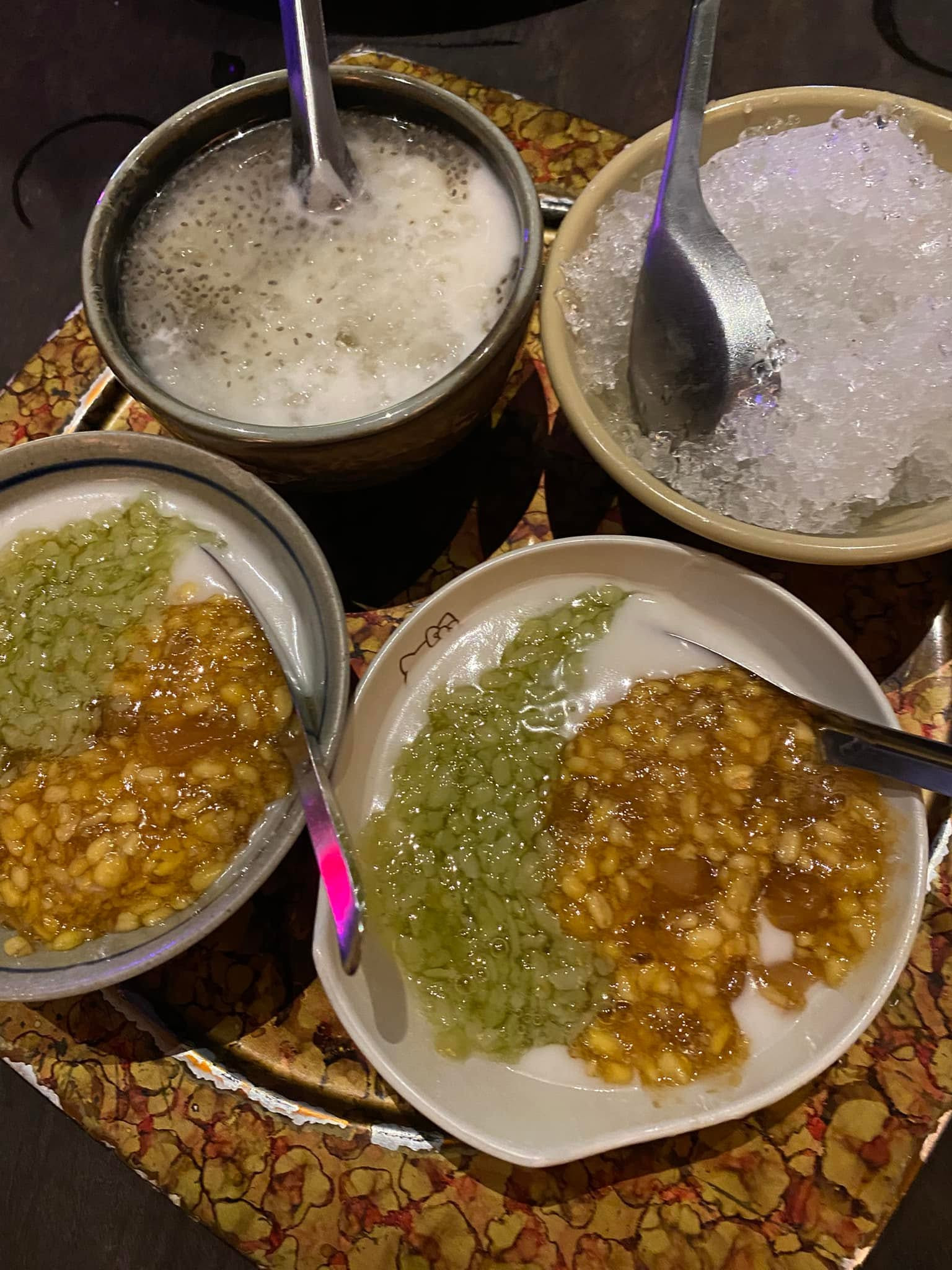 5 quán ăn vặt lâu năm, thường xuyên đông khách ở phường Hoàn Kiếm, Hà Nội - 3
