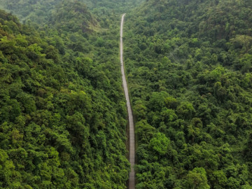 Chàng trai Nga gây chú ý với bức ảnh đường cô đơn nhất Việt Nam