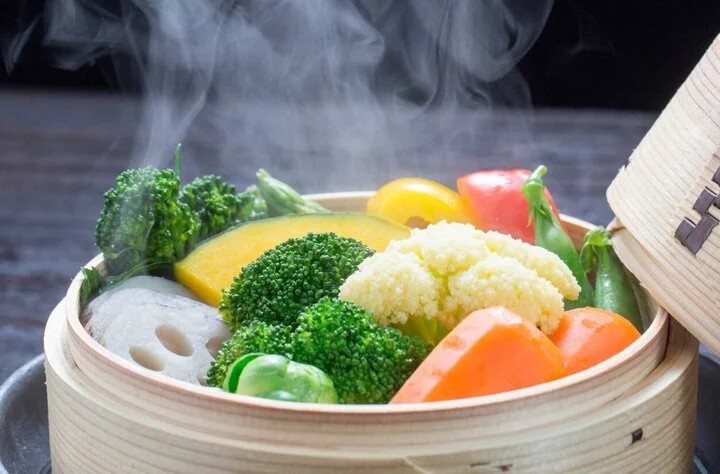Có phải cứ ăn đồ luộc là tốt? Chuyên gia dinh dưỡng chỉ rõ điều nhiều người hiểu sai - 2