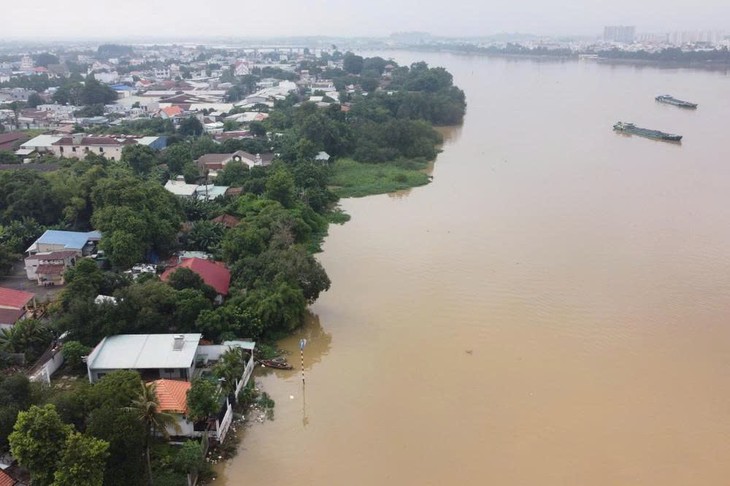 Lũ ở trên các sông Trung Bộ lên cao, nguy cơ ngập úng. Ảnh: PV