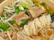 Bếp Eva - Bộ phận cực ngon của con heo, rất tốt cho xương khớp, làm món này ngon ngọt đậm vị, cả nhà đều mê