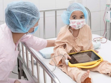Bé trai 18 tháng tuổi hiến tủy cứu sống chị gái 4 tuổi mắc bệnh hiểm nghèo