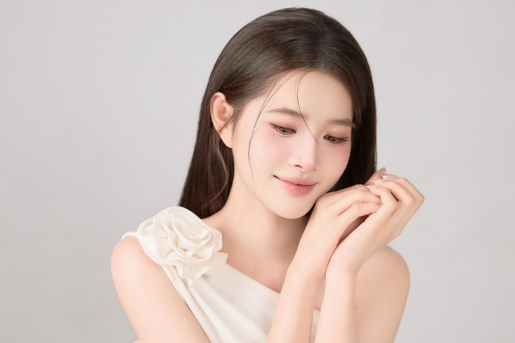 Cô lựa chọn chủ động cân bằng cả hai, dù có những lúc lịch học và lịch làm việc dày đặc.