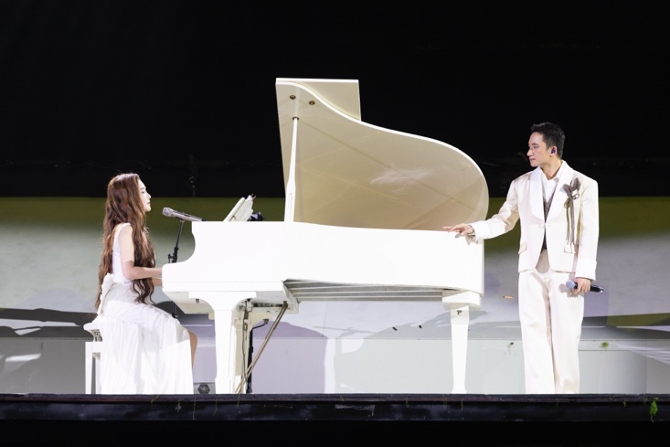 Phan Mạnh Quỳnh xuất hiện trong chương Buông của concert Phao cứu sinh.