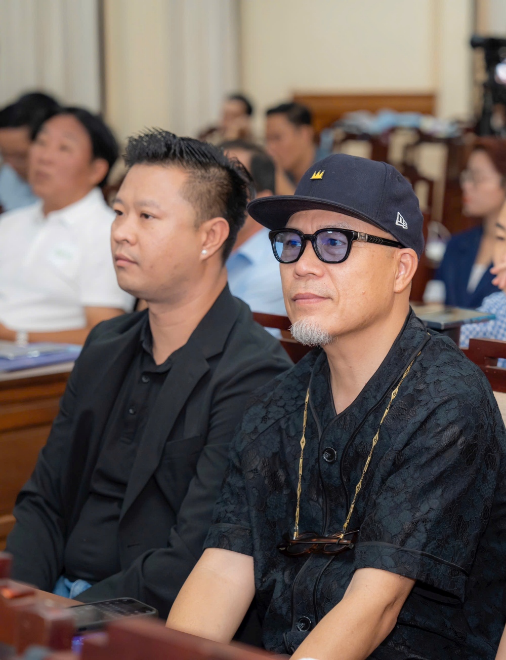 Nhạc sĩ Huy Tuấn đảm nhận vai trò Giám đốc âm nhạc.