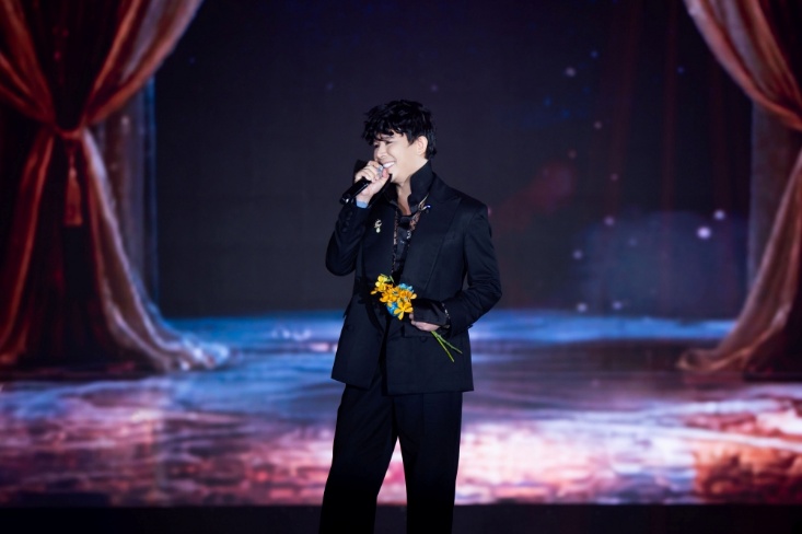 Ca sĩ Nathan Lee có màn tái xuất trong show diễn của người bạn thân - MC Phương Mai.