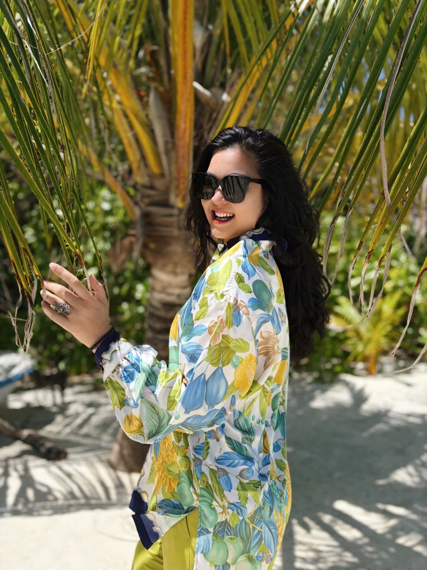 MC Thu Hương chuộng thời trang vintage khi đi biển - 1