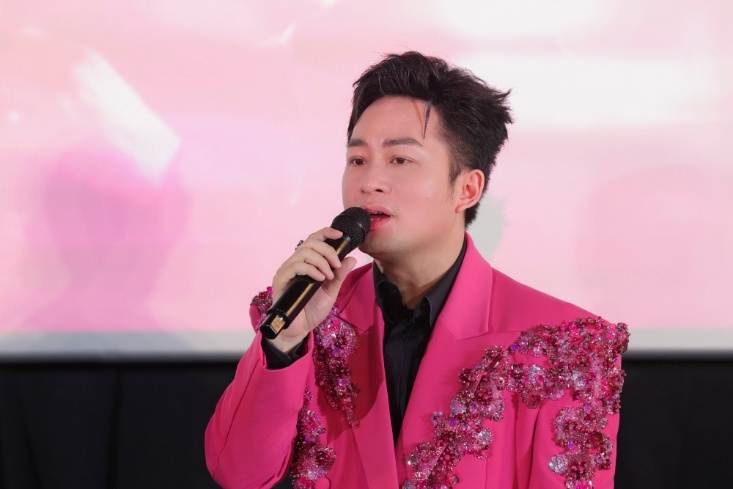 Tùng Dương cho biết anh muốn dùng âm nhạc để tôn vinh những nỗ lực âm thầm của nhiều người thay vì chỉ kể câu chuyện của riêng mình.