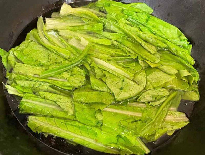 Loại rau ít người chưa biết ăn nhưng vừa ngon lại bổ, nhiều nơi bán 35.000 đồng/kg, đem xào thịt bò vừa giòn lại ngọt rất đã miệng - 5