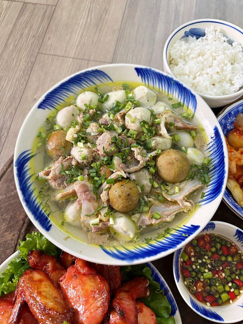 5 món canh chua nấu sấu cực ngon, đơn giản, dễ làm, giải ngán cực tốt cho bữa cơm ngày nóng - 1