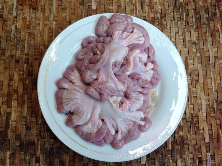 Cách làm lòng xào dưa giòn ngon, thơm, sạch mà không hề bị dai nhách cho ngày mưa gió - 2