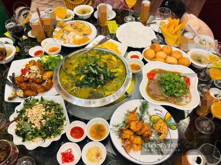 Mâm cỗ cưới 9 món tại phường Thái Bình, tỉnh Hưng Yên. Ảnh: Nhật Hà 