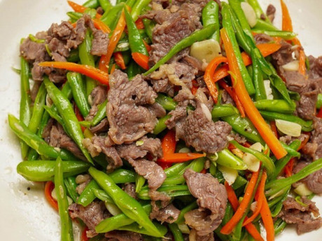 Xào thịt bò hay bị dai, lúc ướp nhớ cho những thứ này, thịt mềm dễ ăn, già trẻ đều mê tít