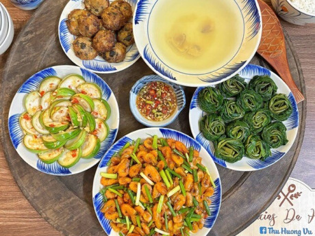 Tổng hợp 14 mâm cơm mùa hè ngon, mát, đủ chất, cả nhà ăn không biết chán