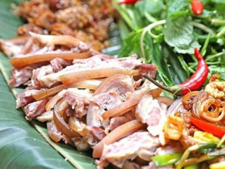 Thịt dê hay bị hôi khó ăn: Cách khử mùi hôi thịt dê cực đơn giản tại nhà