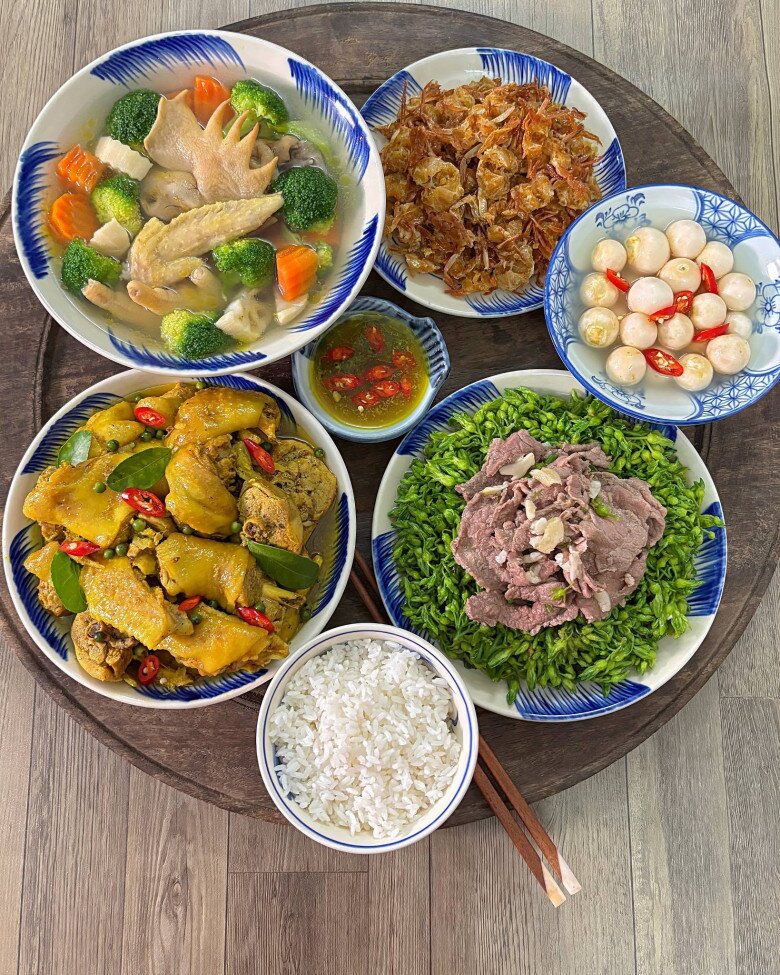 Cơm tối hấp dẫn.