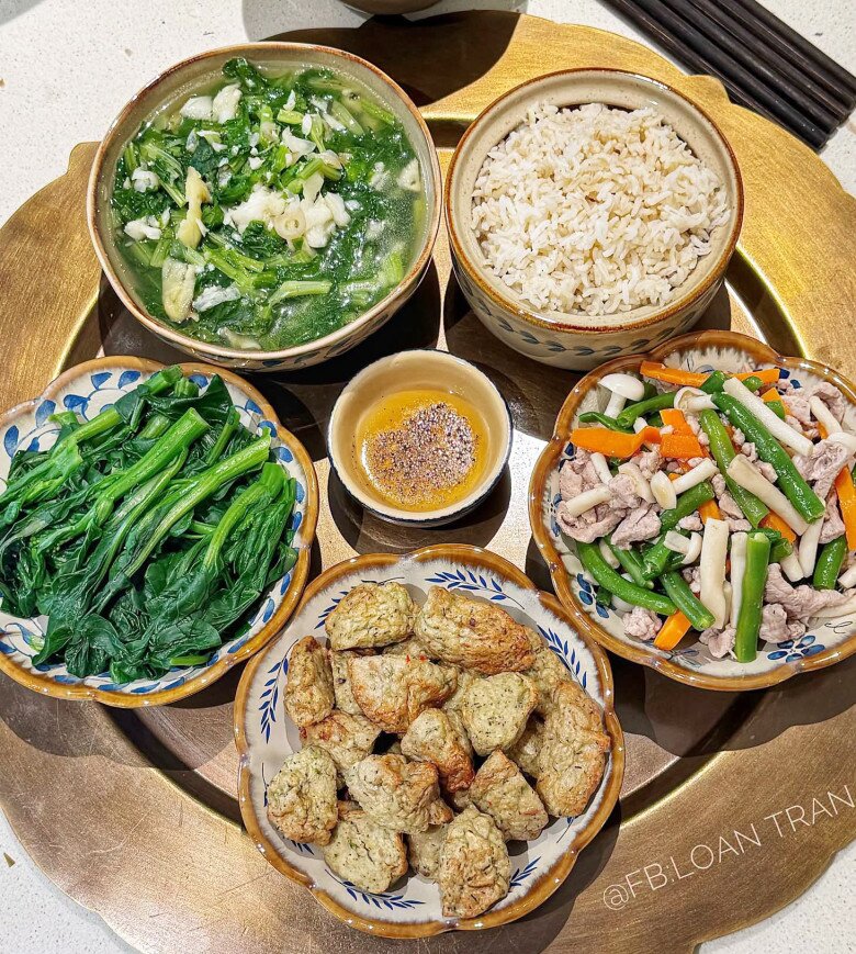 Mâm cơm ngon cho gia đình!img src/upload/3-2026/images/hank/hom-nay-nau-gi-bua-toi-mua-thu-dan-da-ngon-mieng-hom-nay-nau-gi-bua-toi-ngon-giau-dinh-duong-hom-na-1789114342-455-width640height574.jpg /