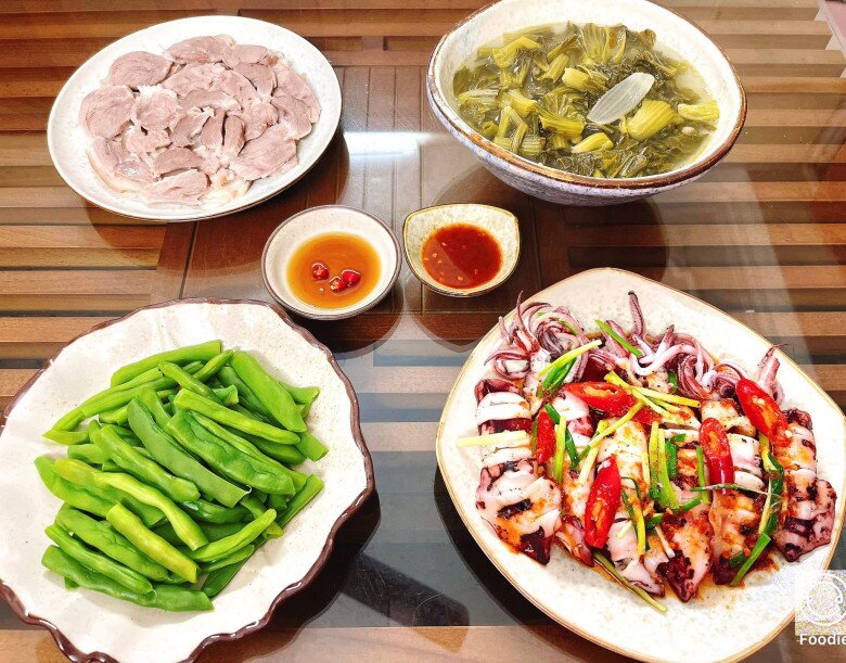 Cơm tối đầy hấp dẫn.