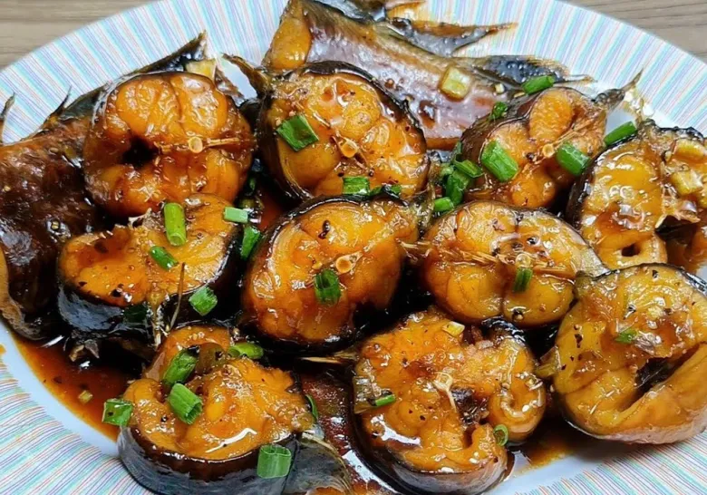 Loại cá bị chê bẩn nhưng bổ ngang vi cá mập, chợ bán đầy mà ít người mua ăn - 2