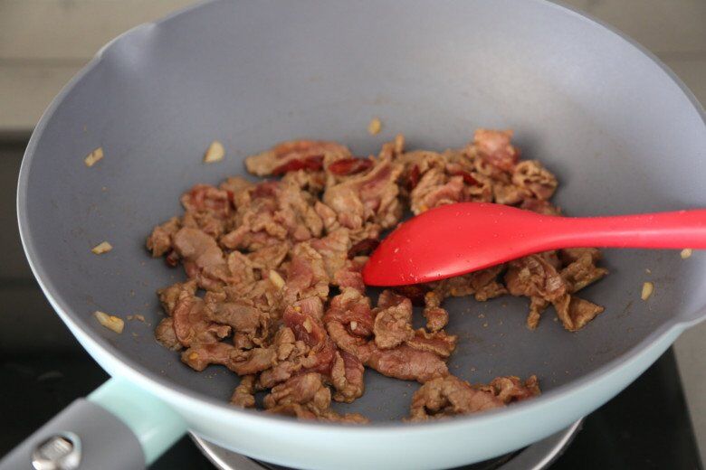 Loại rau ít người chưa biết ăn nhưng vừa ngon lại bổ, nhiều nơi bán 35.000 đồng/kg, đem xào thịt bò vừa giòn lại ngọt rất đã miệng - 6