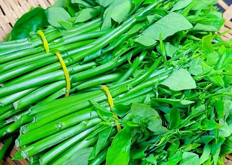 Loại rau thường chỉ nấu canh nhưng xào tỏi cực ngon, mùa hè đang nhiều mua ngay để thanh nhiệt giải độc, cực tốt cho cơ thể - 1
