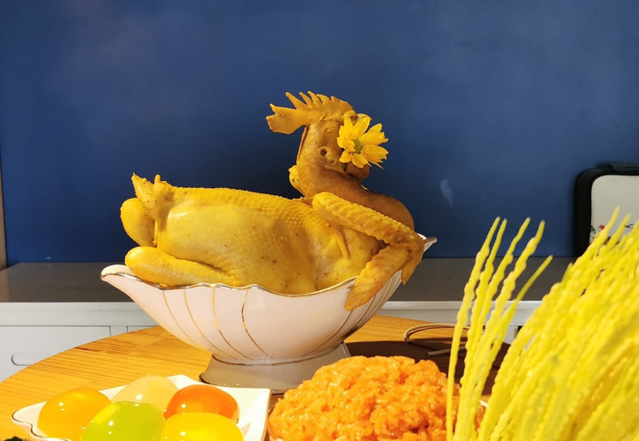 Salt-boiled chicken with lemongrass and kaffir lime leaves
