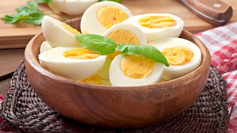 Luộc trứng dùng nước sôi hay lạnh đều sai bét, đây mới là nước cần dùng ai nghe thấy cũng phải khen hay - 3