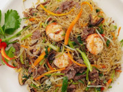 Bếp Eva - Làm miến xào hay bị dính bết, đầu bếp mách 3 mẹo này, xào bao nhiêu lần cũng vẫn tơi ngon