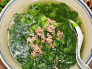 Bếp Eva - Loại rau mệnh danh thuộc những "vua thải độc gan", đem ăn sống, nấu canh hay muối chua đều hấp dẫn