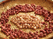 Nên chọn lạc đỏ hay trắng thì ngon? Biết sự thật này bạn sẽ không còn mua nhầm nữa