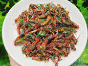 Bếp Eva - Con này xưa vứt cho gà ăn giờ là đặc sản, có giá hơn 200.000 đồng/kg, đem nấu kiểu này quá tốn bia