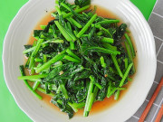 Bếp Eva - Dù xào rau gì, đừng vội cho trực tiếp vào chảo, làm trước 2 bước này, rau luôn xanh giòn