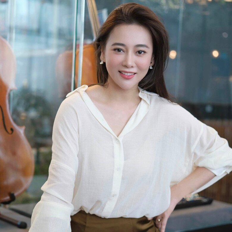 Phương Oanh không chỉ là diễn viên có thực lực mà còn là một bà mẹ đảm đang, khéo léo.