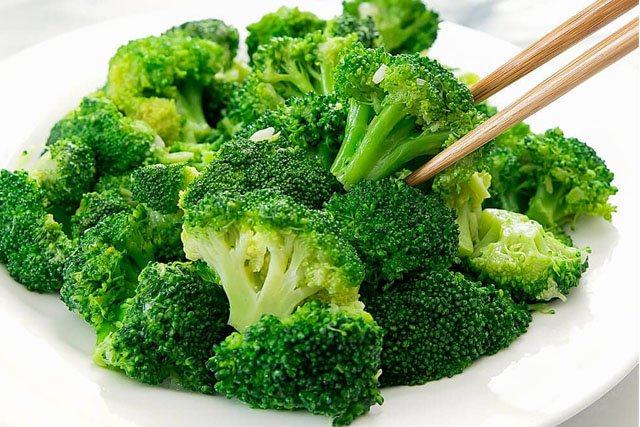 Rửa súp lơ với nước muối chẳng khác nào amp;#34;ăn trứng côn trùngamp;#34;, thêm thứ này rau sạch bong, tha hồ yên tâm nấu - 4
