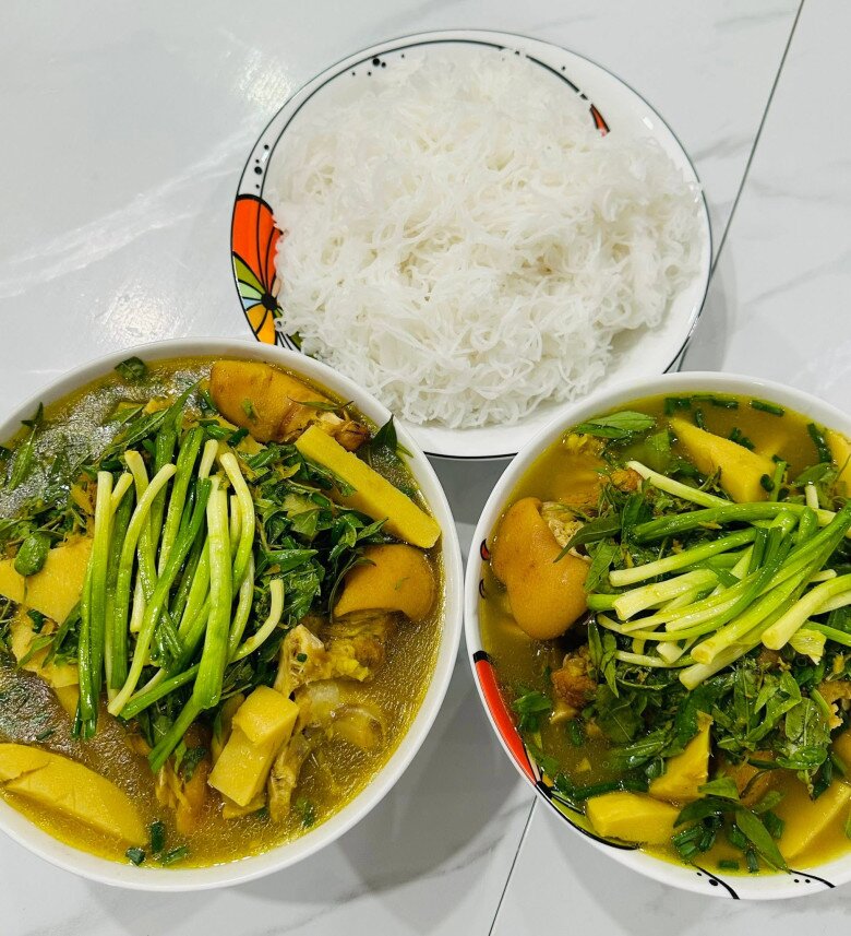 Siêu mẫu Việt mang thai lần 4 được cả nhà chồng chiều: Gia đình amp;#34;Master Chefamp;#34; từ bố mẹ chồng, em chồng nấu ngon đỉnh - 9